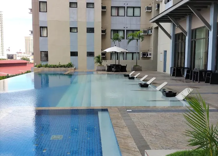 Comfy 33 The Persimmon * Cebu